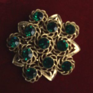 VTG Brooch Large Emerald Green Rhinestone Gold Tone Metal